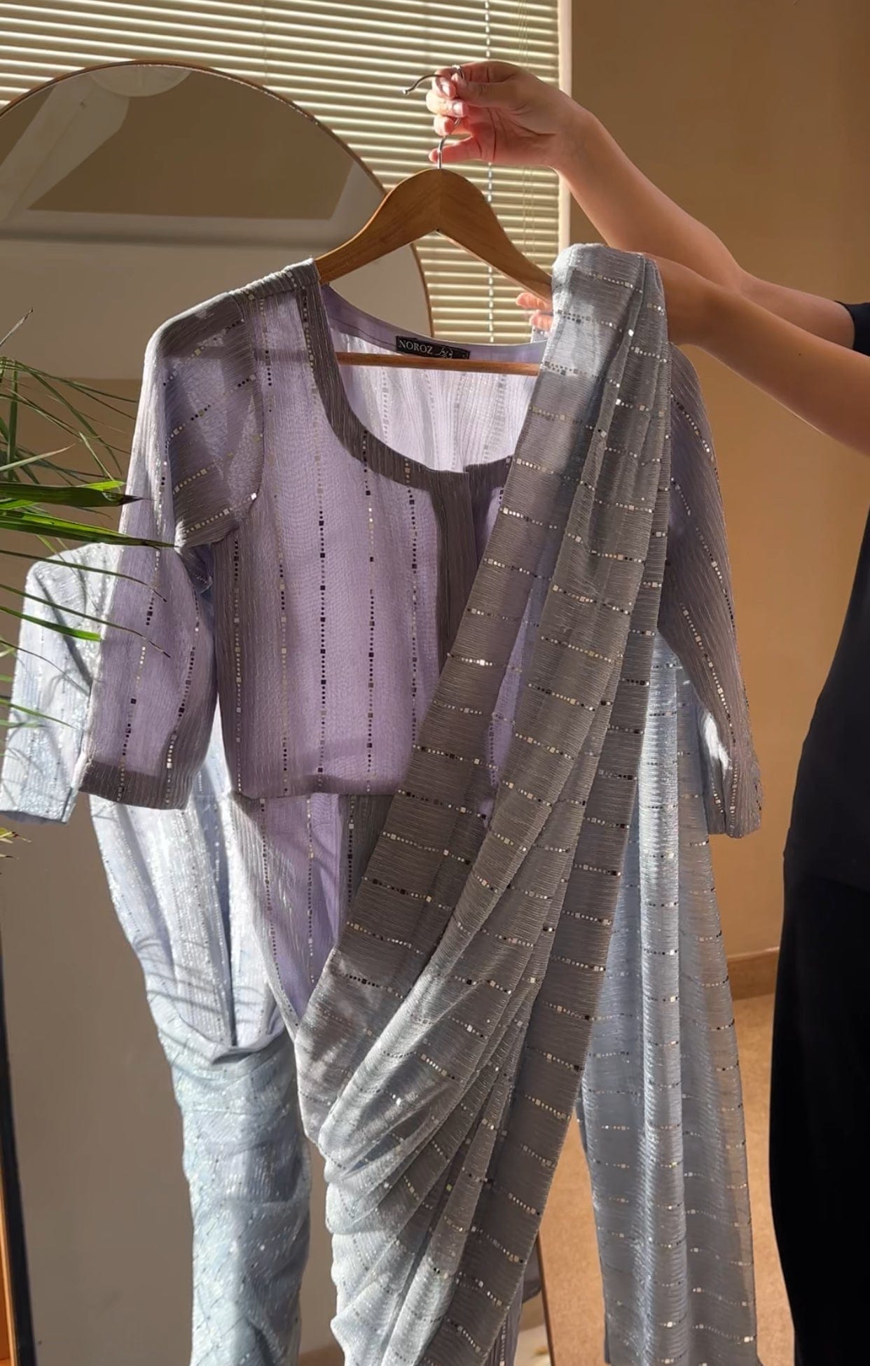 Iris - No minute Saree