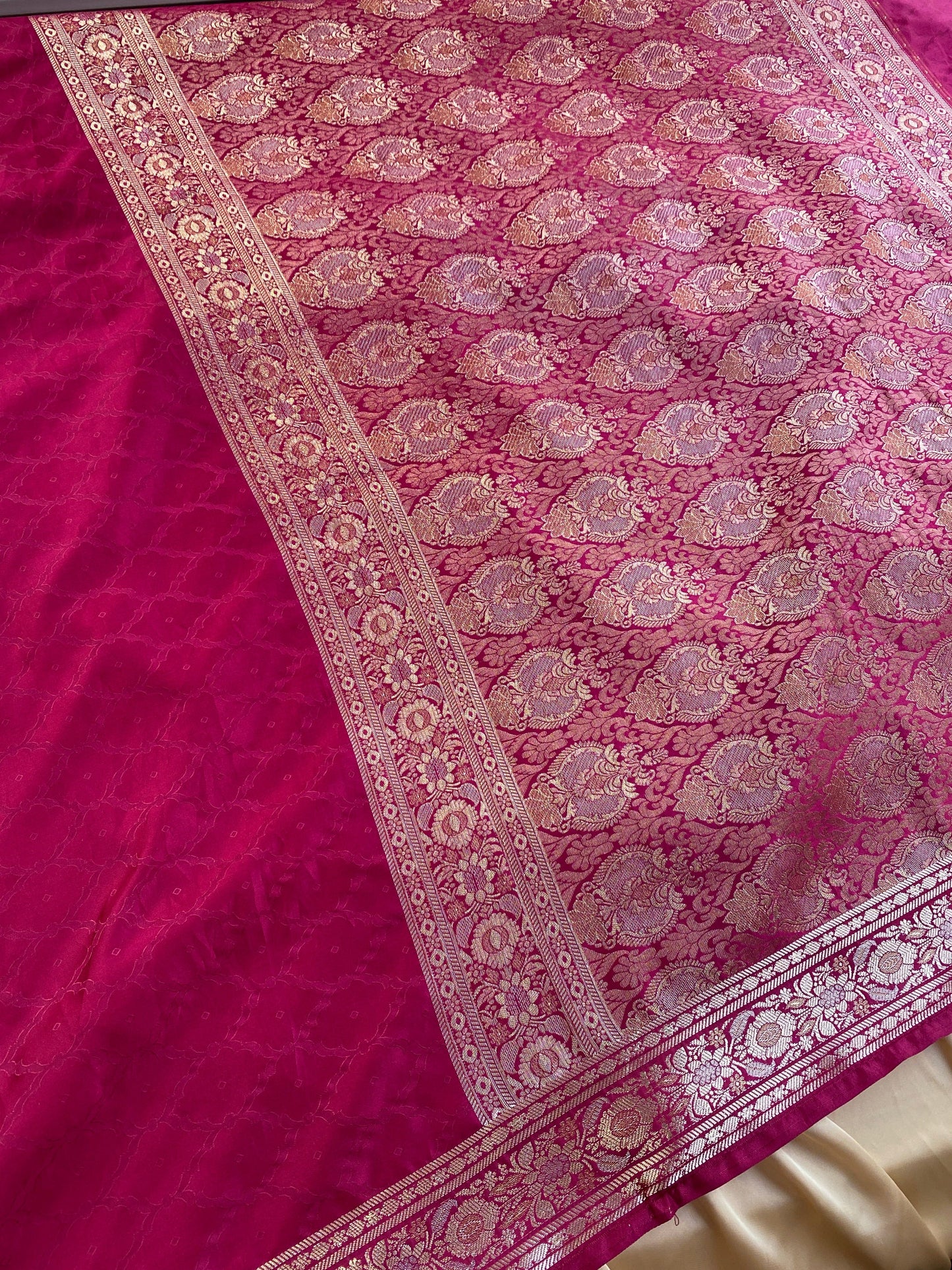 Maharani Self Embossed - Berry