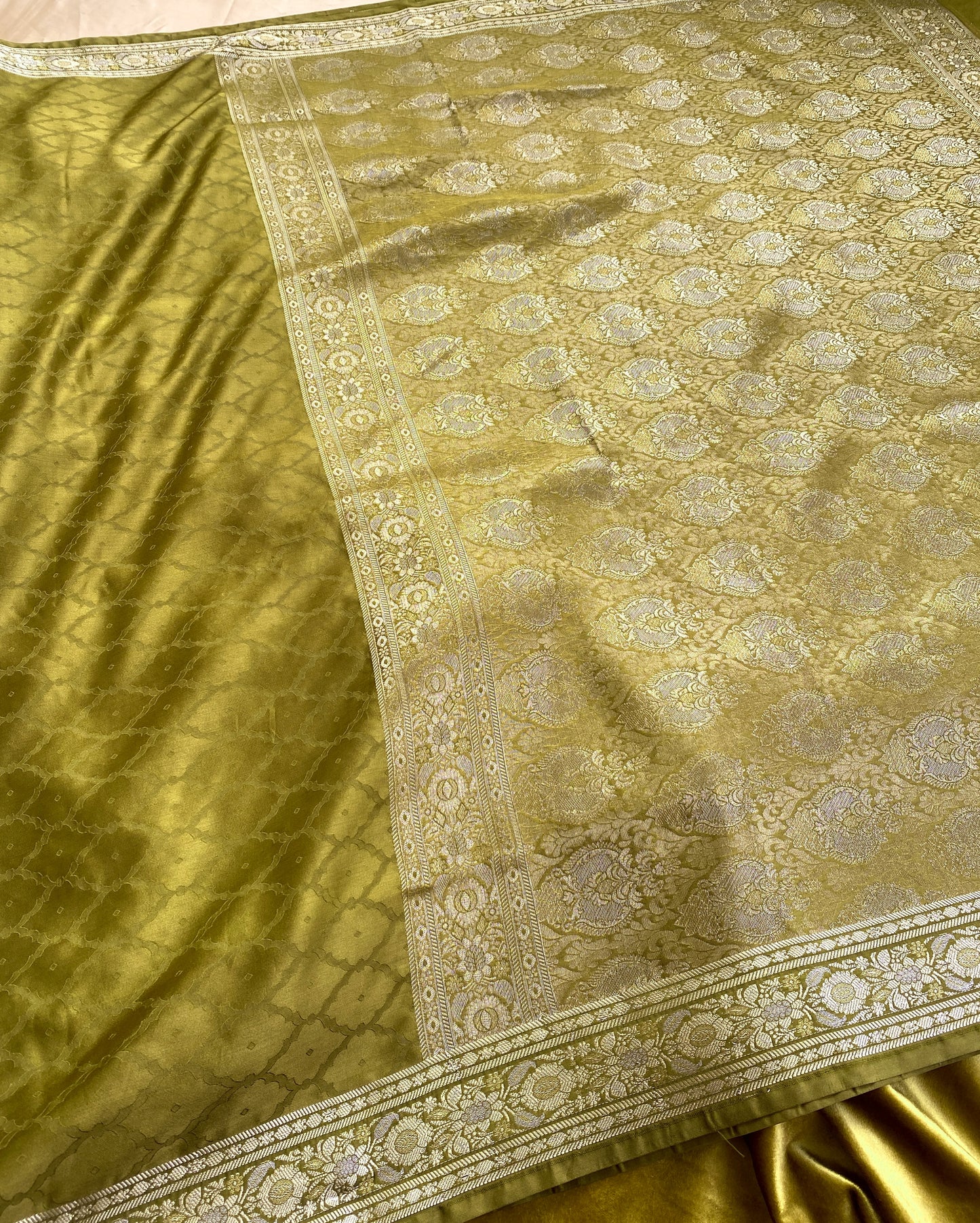 Maharani Self Embossed - Moss
