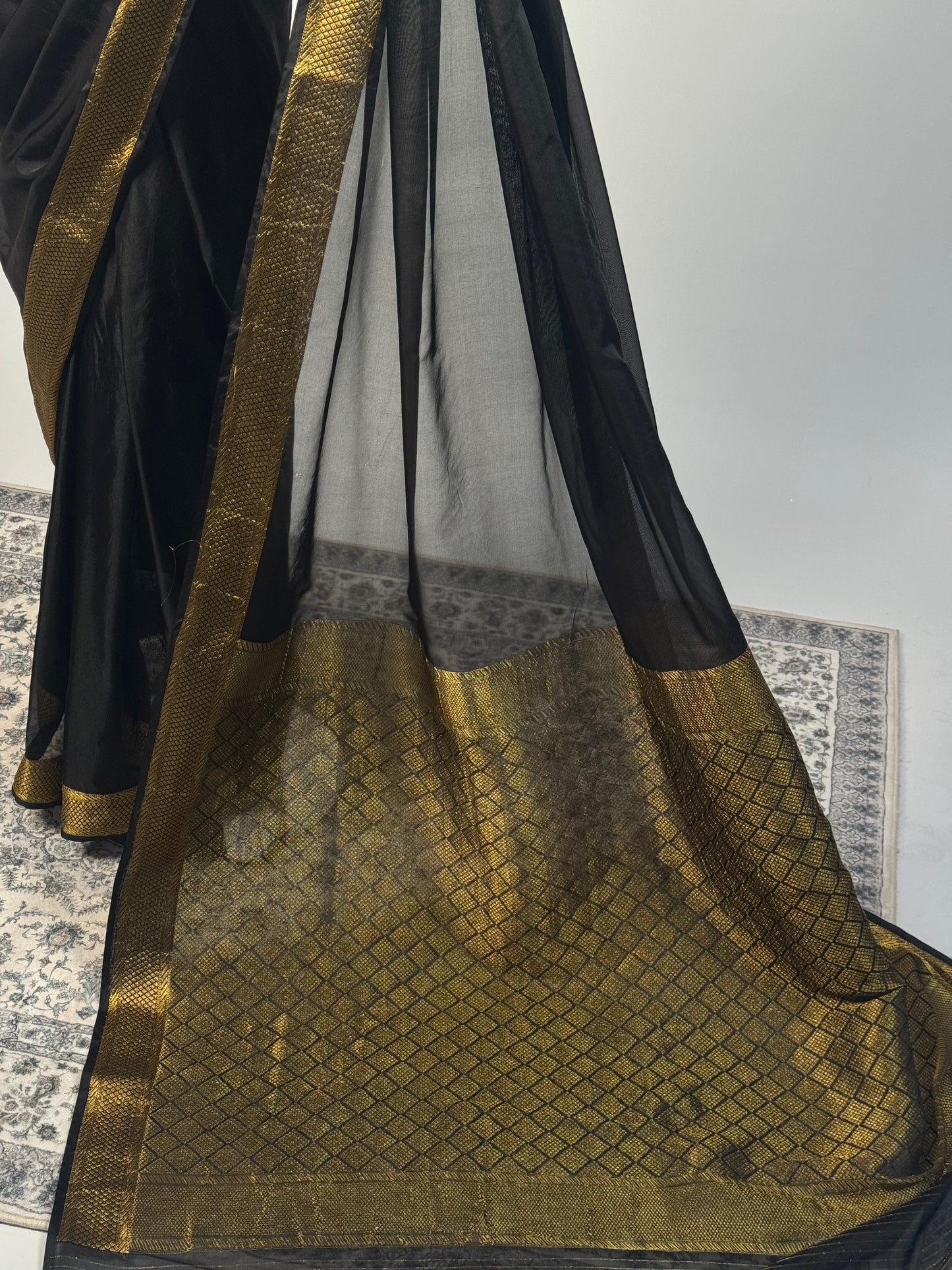 Mehal - Black