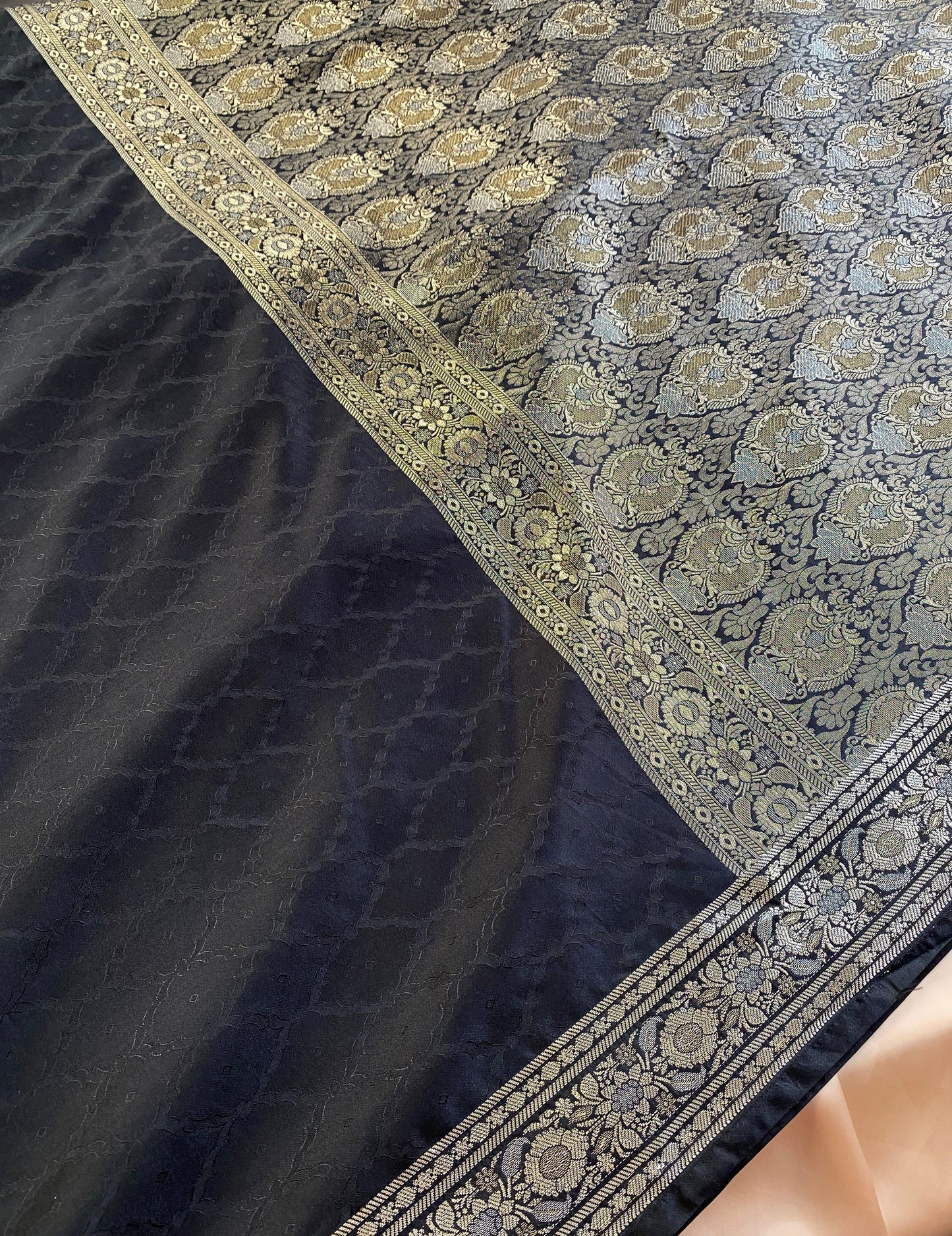 Maharani Self Embossed - Black